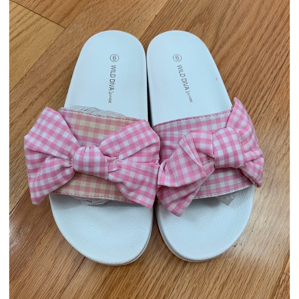 Wild Diva Slides